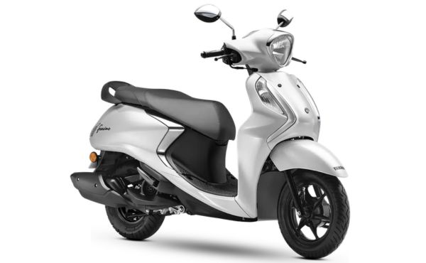 yamaha fascino 125 with Metallic Black yamaha fascino 125 with Metallic Black