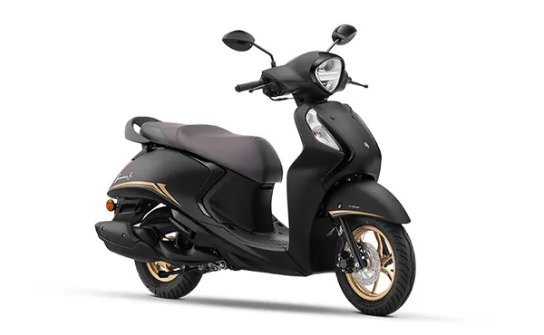 yamaha fascino 125 with MATTE BLACK - SPL color