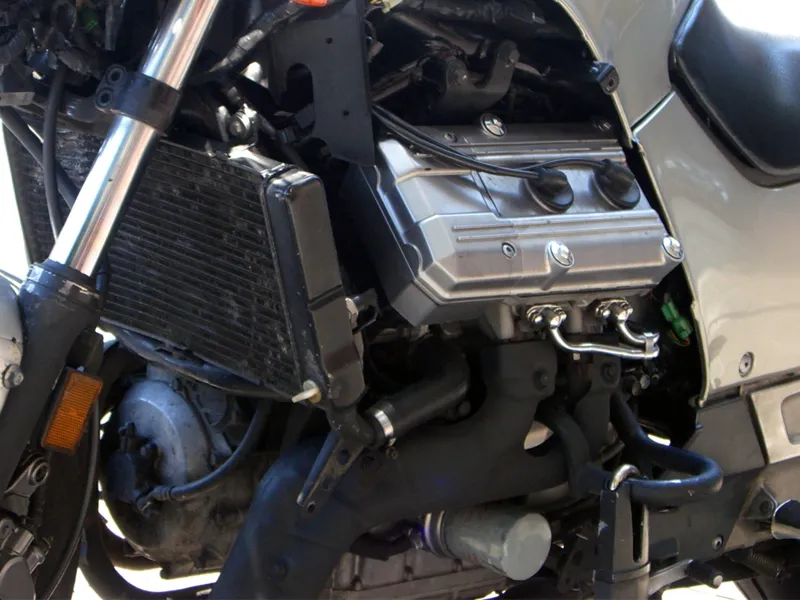 V 4 motorcycle engine