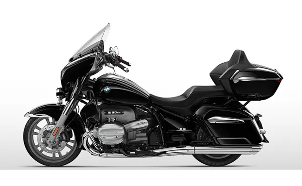 BMW R18 TRANSCONTINENTAL-3 BMW R18 Transcontinental – luxury touring bike with a powerful engine.