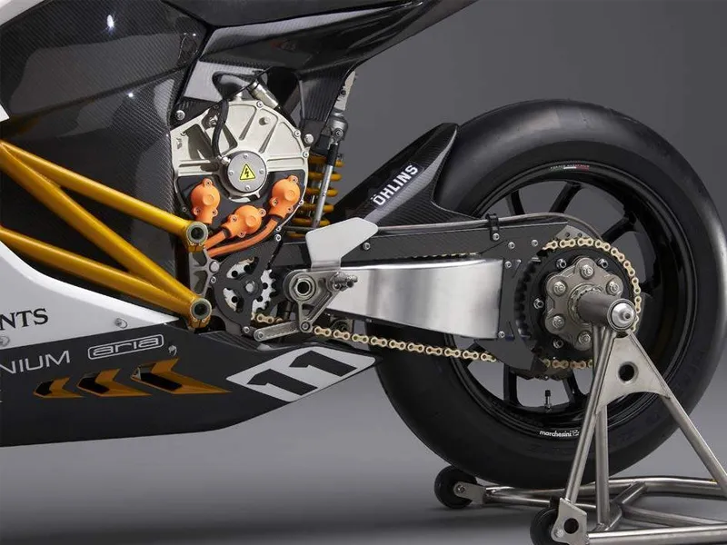 Single shock motorcycle swing arm