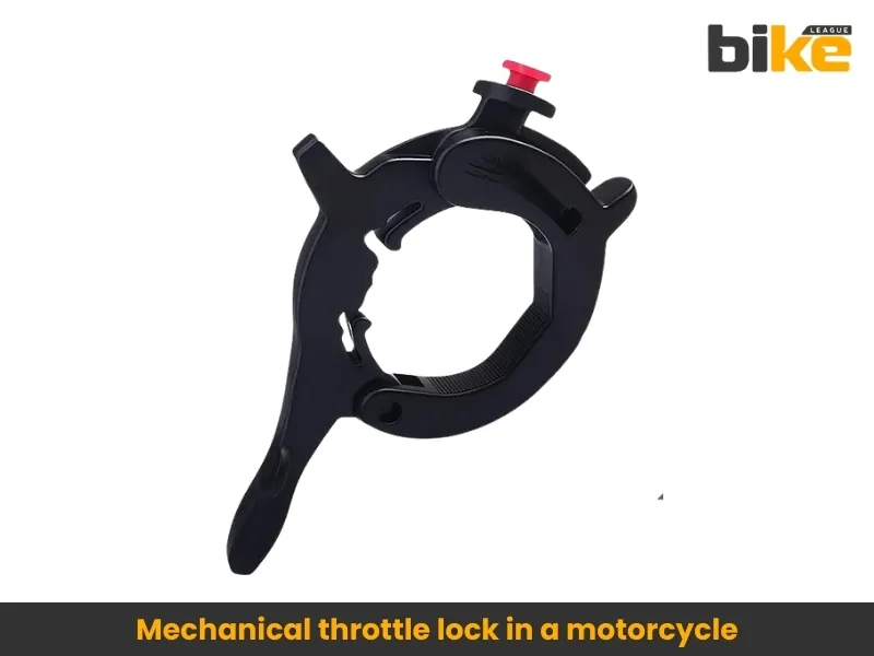 Mechanical throttle lock in a motorcycle