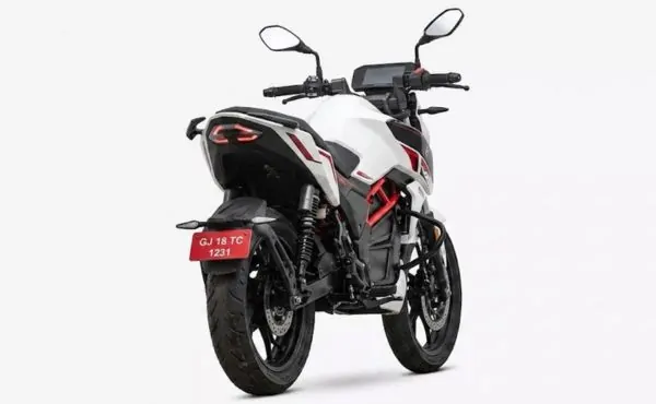 Right rear angled profile